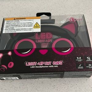 LEDeez LED Light-Up Cat Ears LED Headphones With Mic NEW SEALED